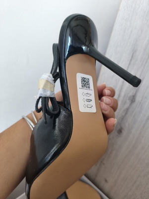 Black high heel shoes size 39
