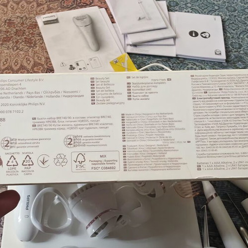 Philips BRE740/90 epilator set for body hair removal like new