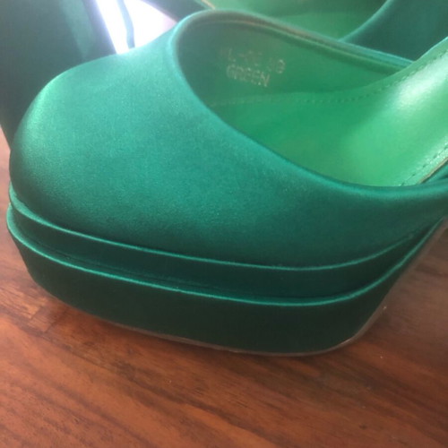 Women's satin green shoes like new, size 40