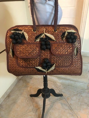 Straw large shoulder bag like new, summer for walk and beach