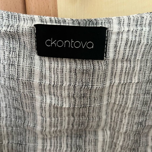 Crop top ckontova like new, gray, one size