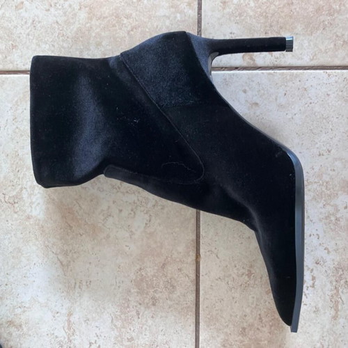 Zara velvet ankle boots size 39 like new, black