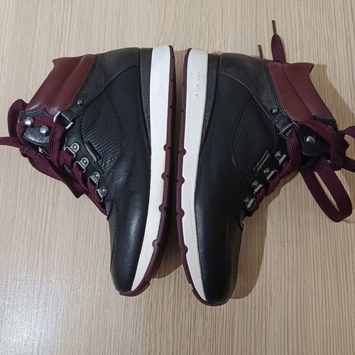 Pikolinos leather ankle boots like new, size 39, black and red