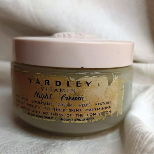 Vintage Yardley Vanity Jar with Bee Lid used