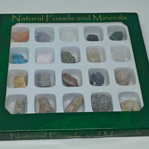Natural Fossils and Minerals Collection like new, 20 pieces