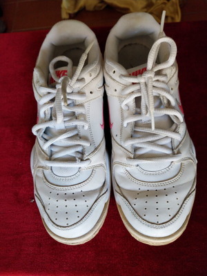 Nike γυναικεία αθλητικά παπούτσια μεταχειρισμένα, νούμερο 40,5, άσπρα