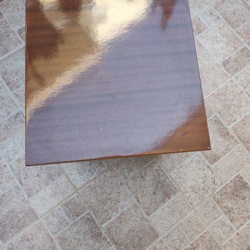 Coffee table set like new with one large and two small tables