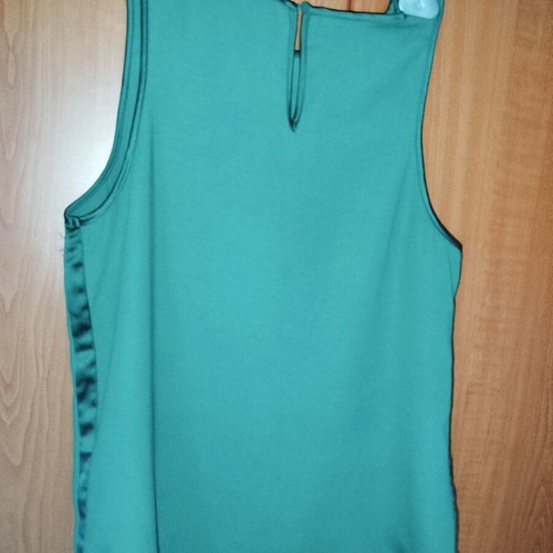 Stradivarius emerald green satin sleeveless top like new