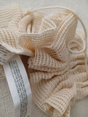 Zara Home σφουγγάρι μπάνιου με ίνα ραμί και βαμβάκι