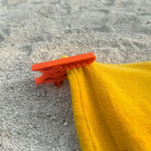 Smart towel clips for beach and picnic, set of 4, new