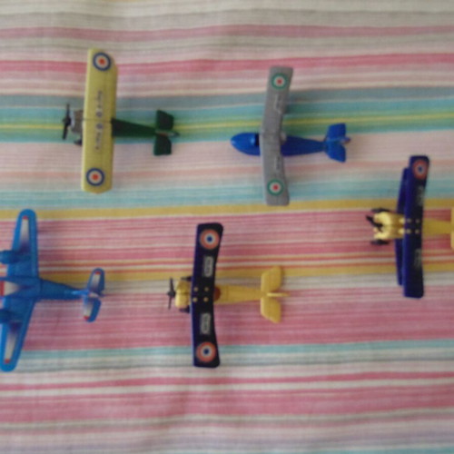 Collectible miniature airplanes like new, pack of 5