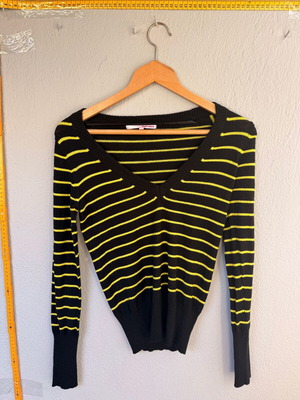 Tally Weijl striped knit sweater with V-neck like new, black and yellow