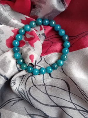 Дамска гривна нова, еластична с естествен камък