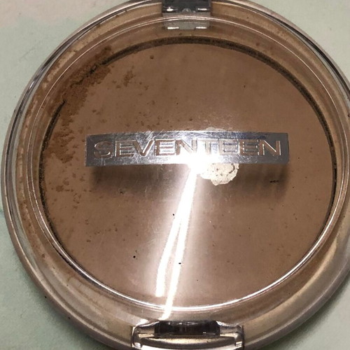 Seventeen Compact half-used with Aloe Vera SPF 15 No 3 Medium Beige used