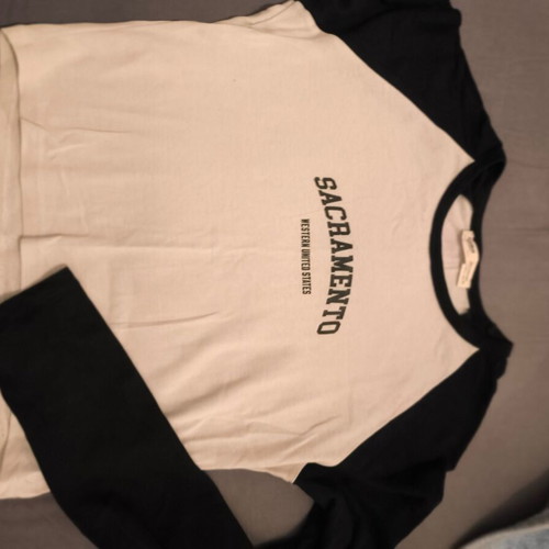Makó blouse white black with letters and long sleeves new Pull & Bear size M