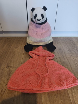 Handmade knitted children's capes, 3-7 years, 2 pieces