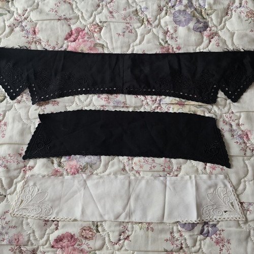 Set of 3 detachable collars, 2 black with embroidery, 1 white