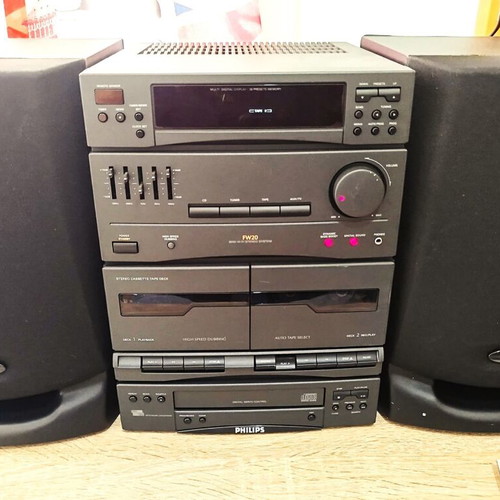 Philips FW20 stereo system like new, radio, 2 cassette decks, CD, AUX