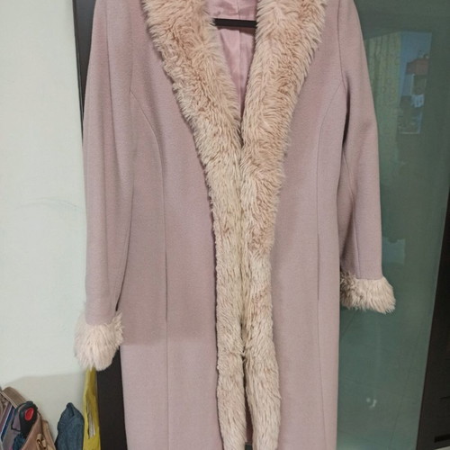 Dusty pink coat used with fur details, size M