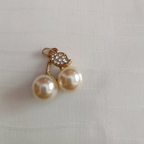 Cherry pendant new with pearls and rhinestones