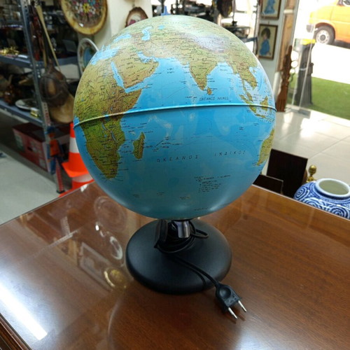 Globe lamp with map new