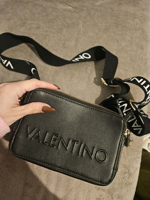 Τσάντα ώμου Valentino μεταχειρισμένη, μαύρη