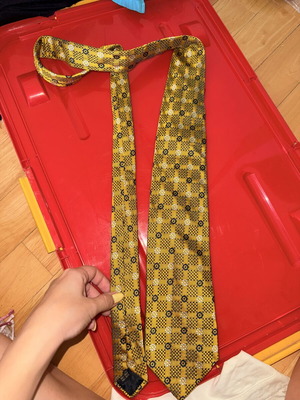 Yellow tie new