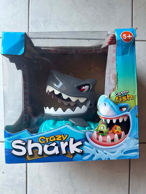 Crazy Shark interactive family game like new
