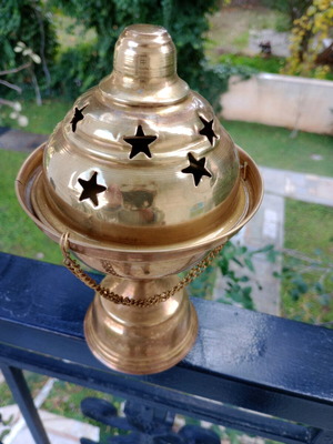 Bronze old oil lamp like new condition