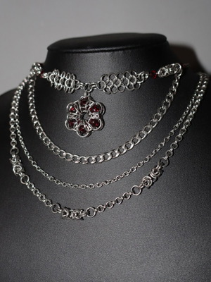 Κολιέ Chainmail Japanese Flower καινούργιο, από ανοξείδωτο ατσάλι και γυάλινες χάντρες