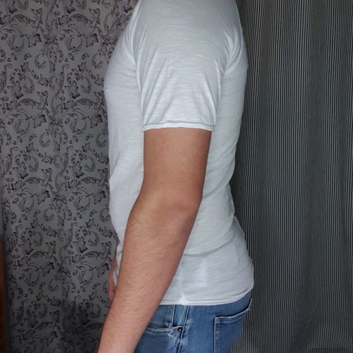 T-shirt white small used
