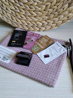 Korres Eyeshadow No 58 like new with gift pouch and samples