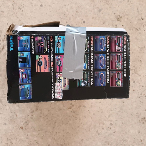 TV SHOW electronic board game like new with 4 wireless controllers