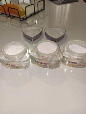 Acrylic nail powder in good condition