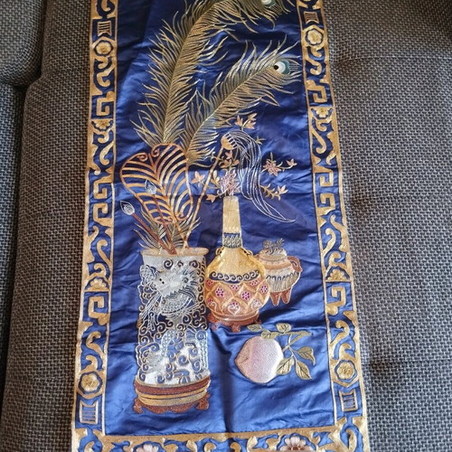 Vintage handmade silk Chinese embroidery like new