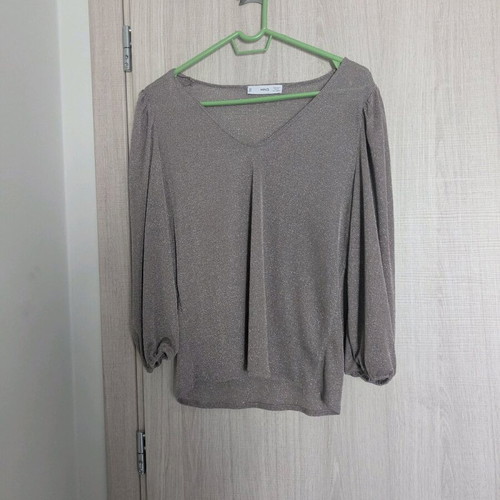 Mango t-shirt like new with silver details size M