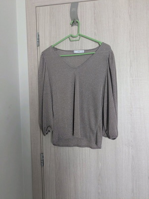 Mango t-shirt like new with silver details size M