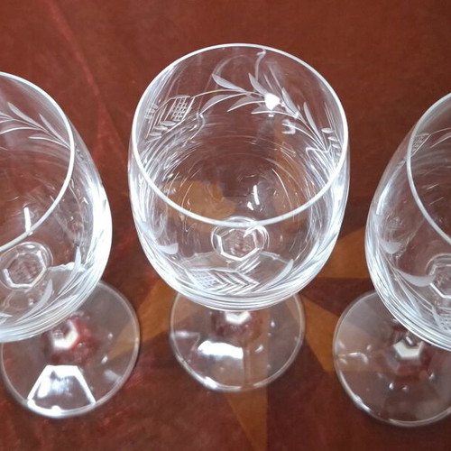 Crystal glasses like new, set of 3, engraved with designs