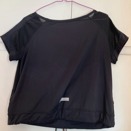 Bershka black short-sleeve sports shirt new with elastic hem