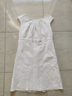 Dresses used, pack of 2 white and black, size Medium