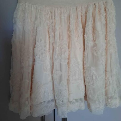 Lace skirt like new, size S