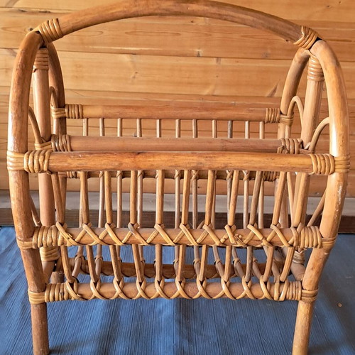 Bamboo magazine holder like new