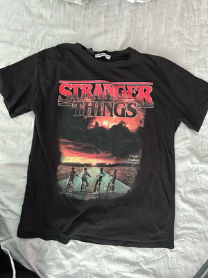 Stranger Things baggy t-shirt size XS like new