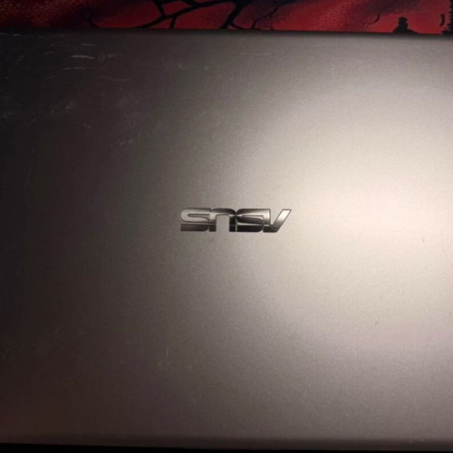 Asus VivoBook X512DA laptop Ryzen 7 SSD 512GB 8GB RAM like new with wireless mouse