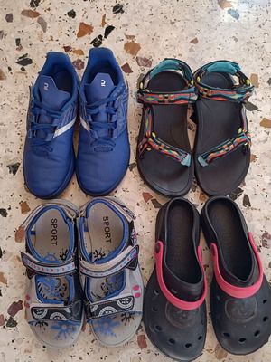 Children's shoes pack size 33-34 like new with repaired sandal strap