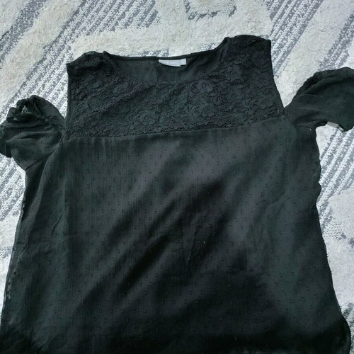 Black lace blouse XL like new with uncovered shoulders