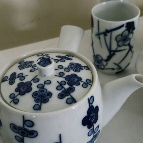 Japanese Tea Ceremony Set like new, hand painted, white and blue