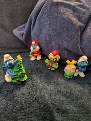 Smurfs Peyo figures used, Christmas theme, pack