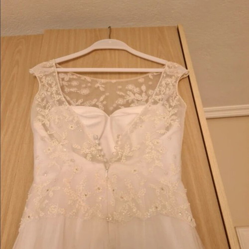 Demetrios bridal dress size 6 used, romantic A-line tulle gown