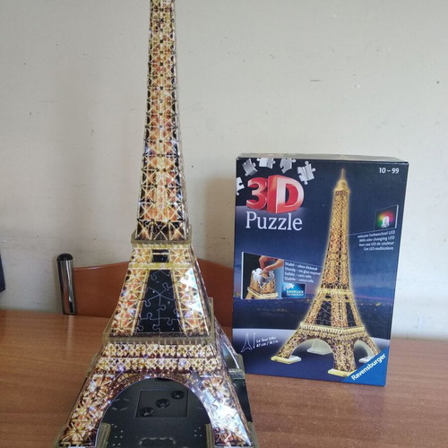 3D Puzzle Eiffel Tower 226 Pieces like new with Base Lighting